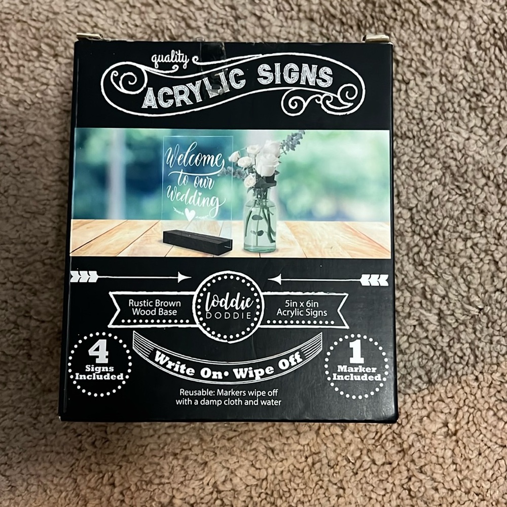 Acrylic sign set